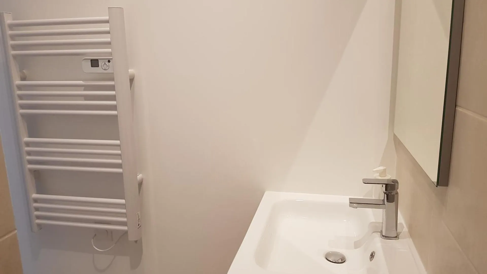 Centre De Nice : Studio Renove, Climatise Et Calme Apartment