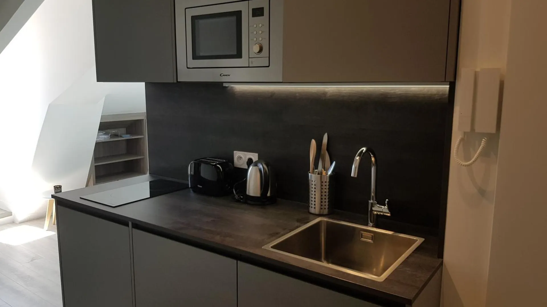 Centre De Nice : Studio Renove, Climatise Et Calme France